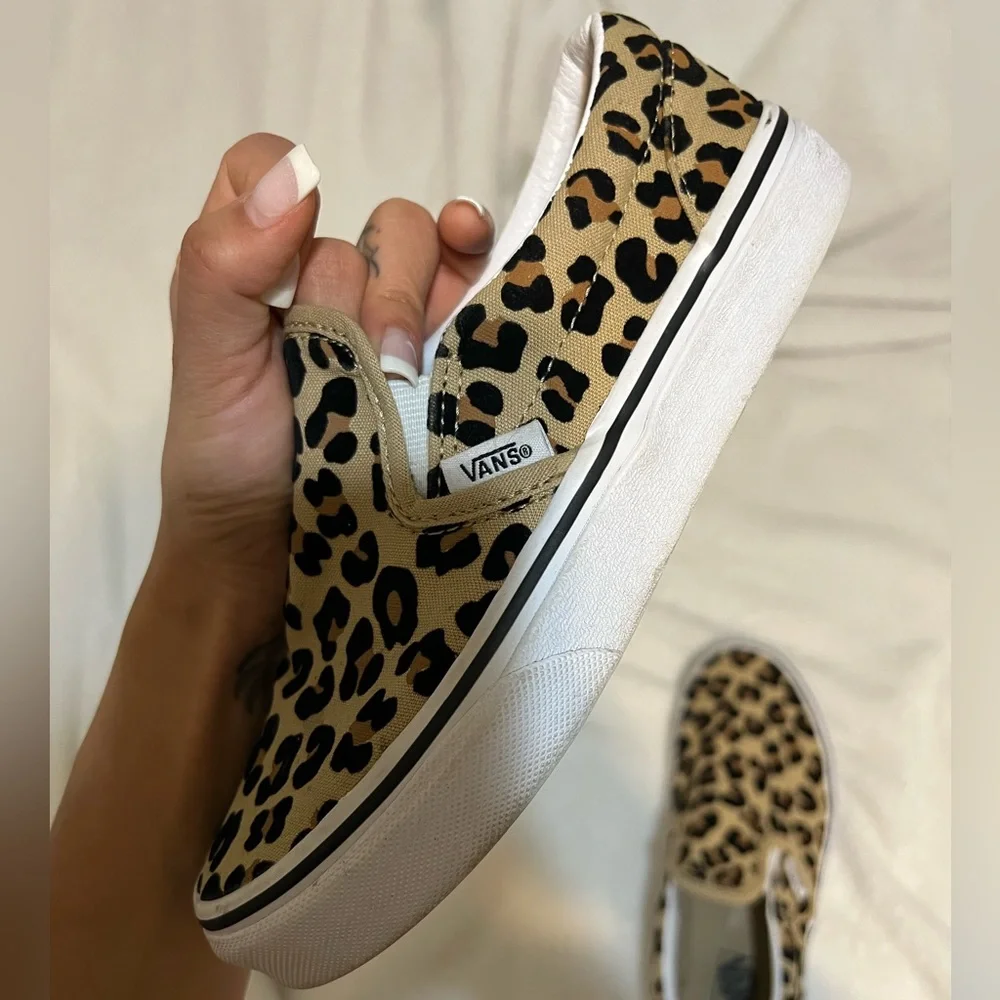 VANS - Picture 3 of 4